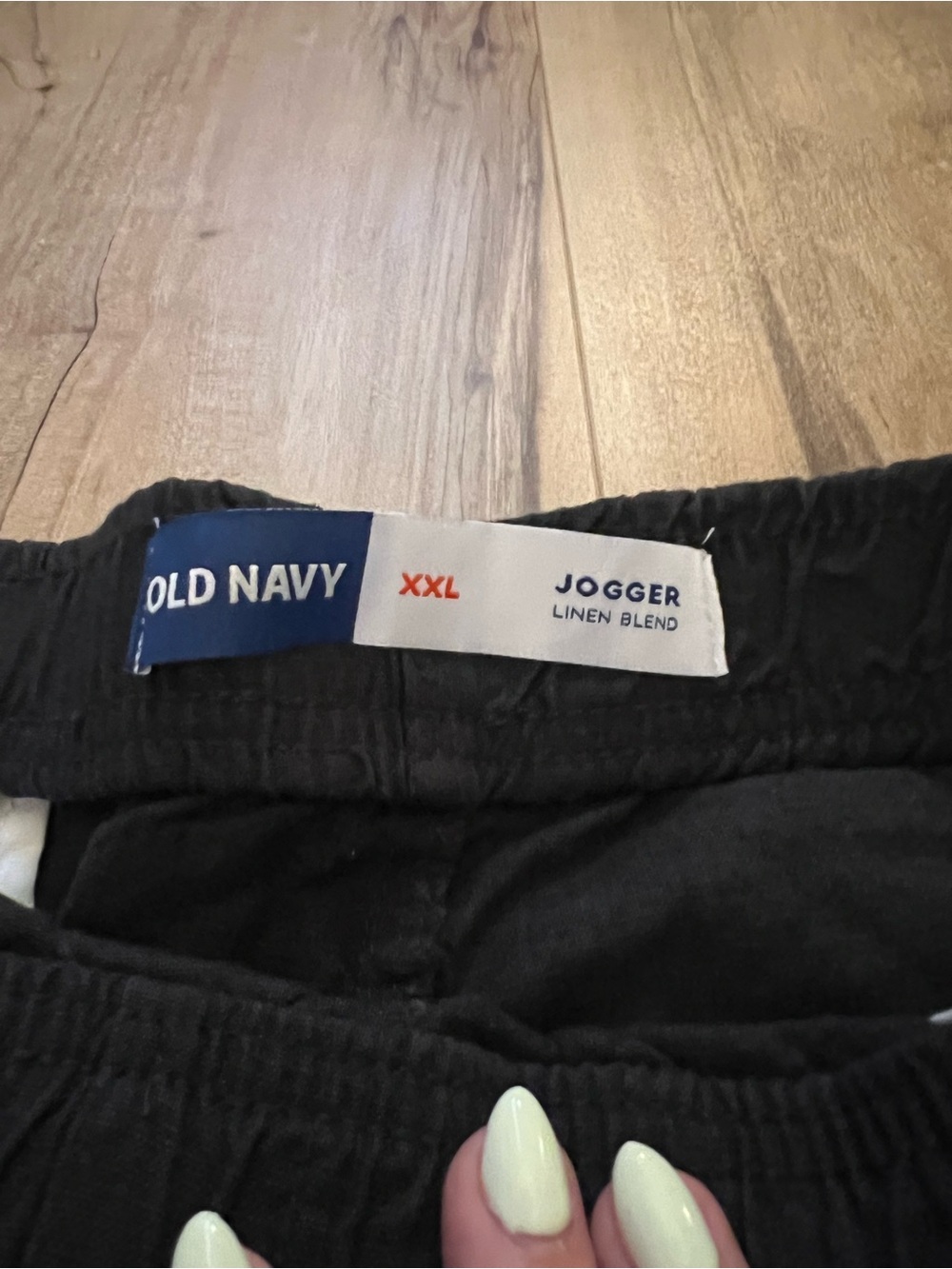 Old Navy Black Linen-Blend Jogger Shorts - Picture 2 of 3